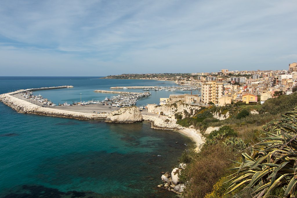 01-Sciacca harbour.jpg